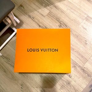 XL-Empty Louis Vuitton gift box
